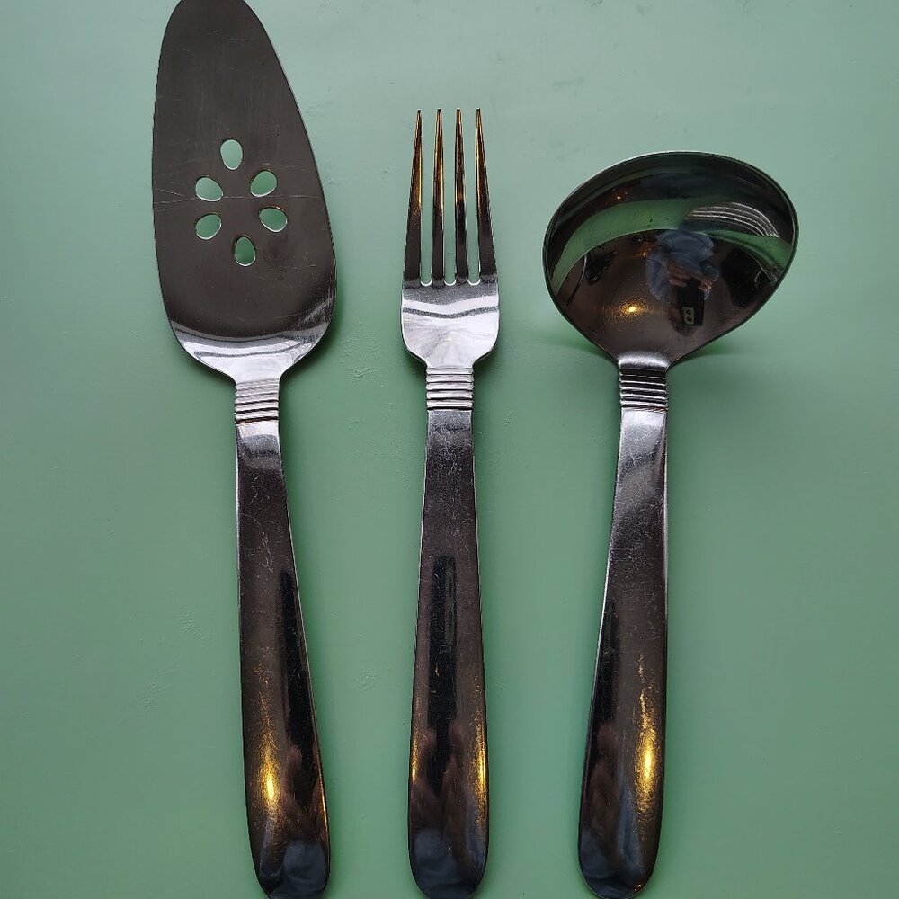 Onieda USA Raffia Stainless Steel Serving Pieces
